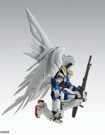 Wing Gundam EW kneeling